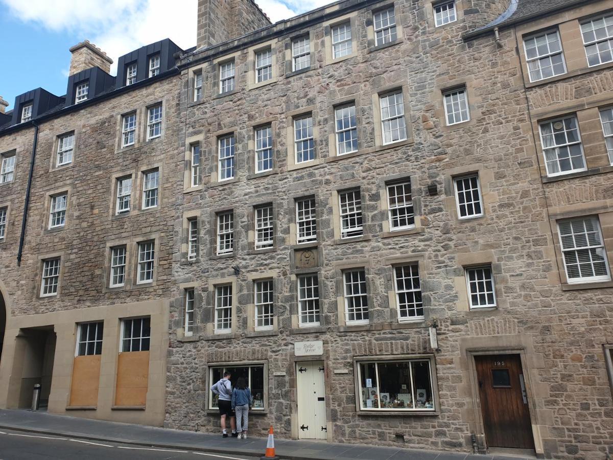 Canongate - Spacious And Historic 2 Bed Flat On Royal Mile Единбург Екстер'єр фото